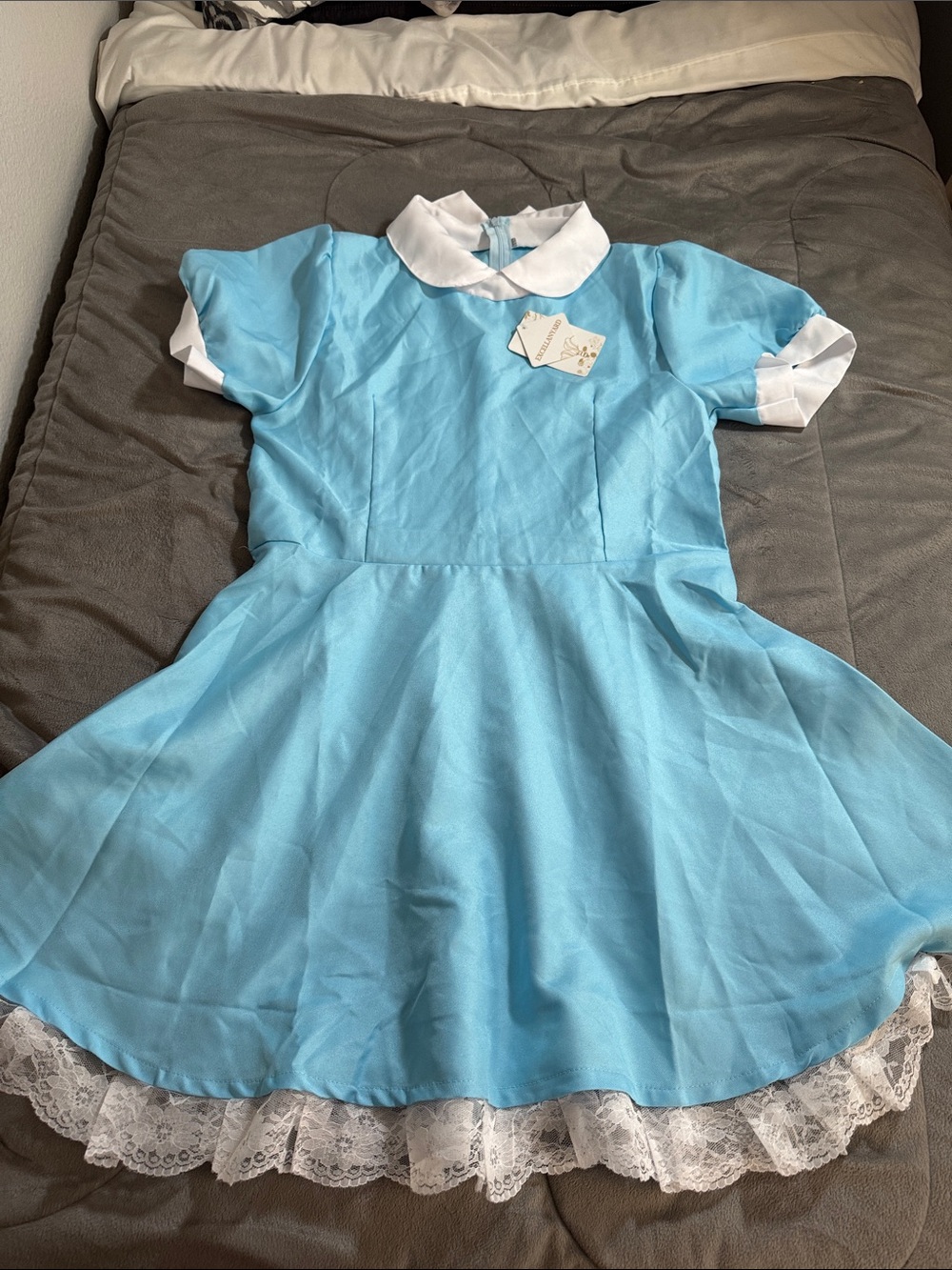 Excellanyard womens NWT Light Blue Alice In wonderland Alice Halloween costume L